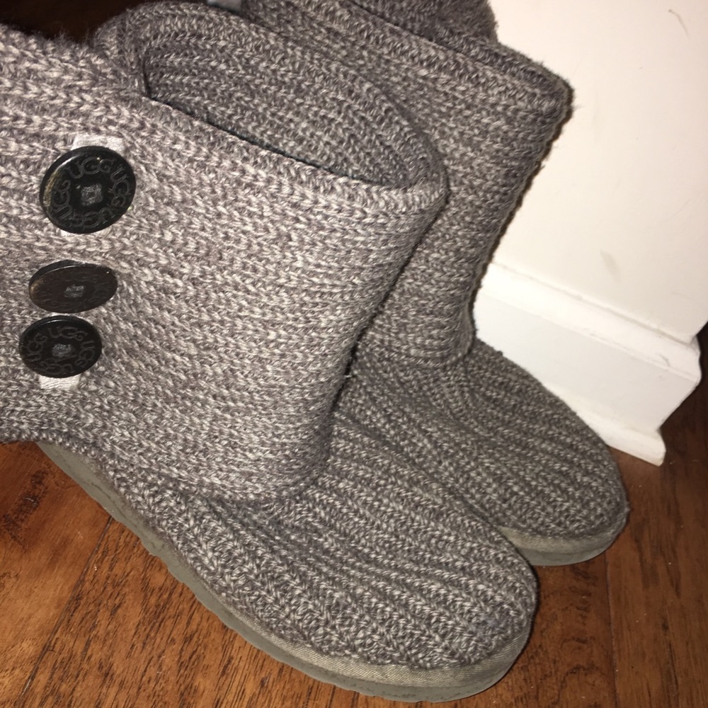 Knitted UGGS - Picture 2 of 2